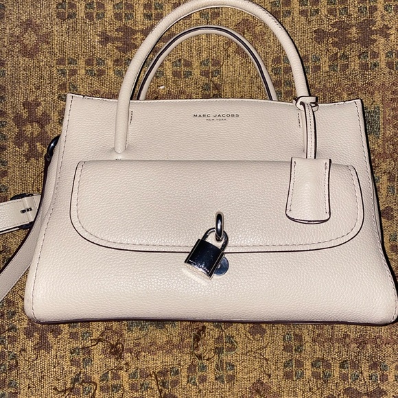 Marc Jacobs Handbags - Marc Jacobs Tote Bag